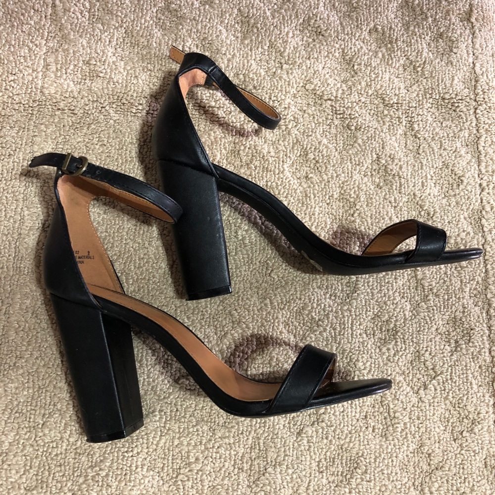 Charlotte Russe Black Block Heel Sandals - Women’s size 9